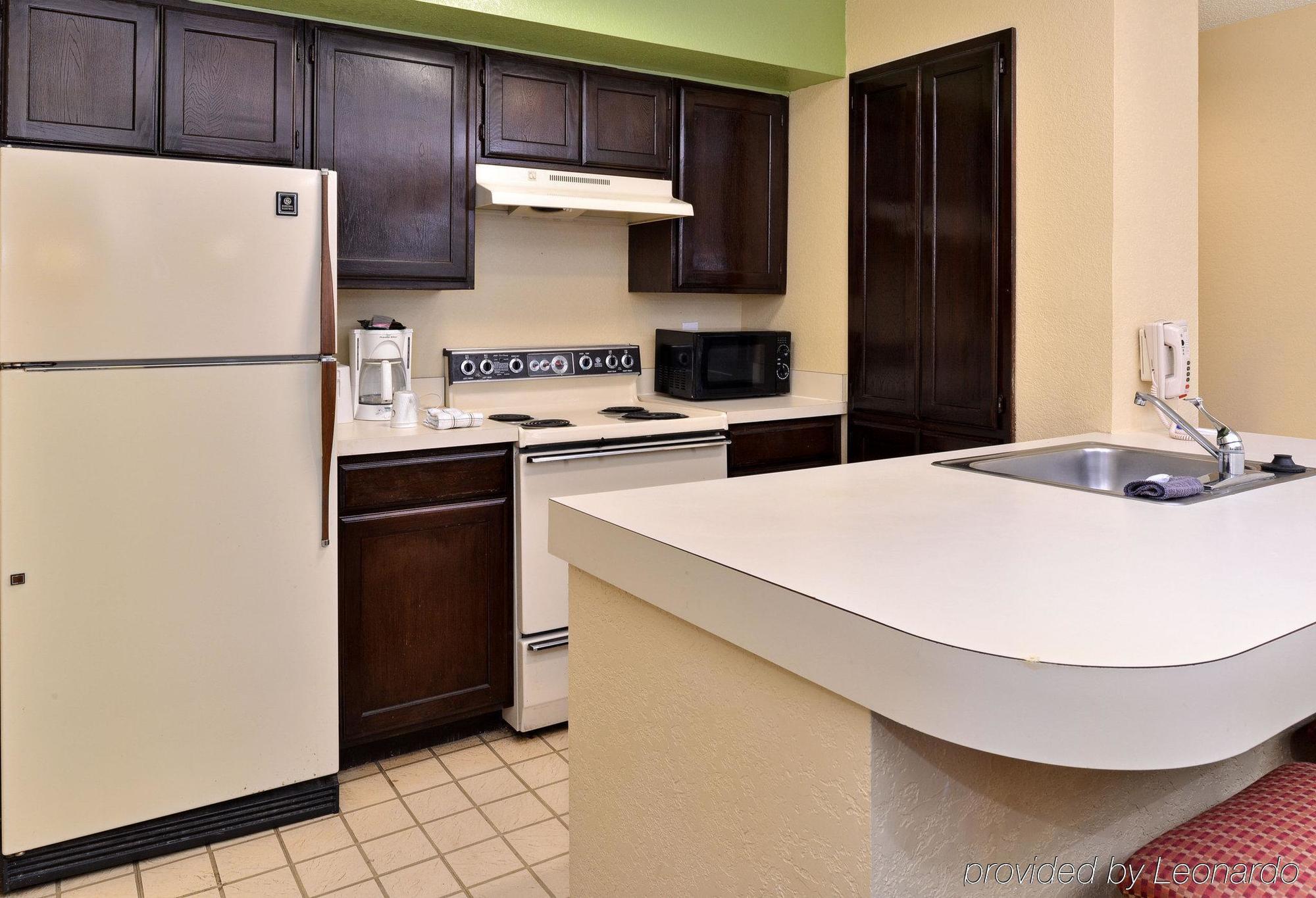 Americas Best Value Inn & Suites Extended Stay - Tulsa Buitenkant foto