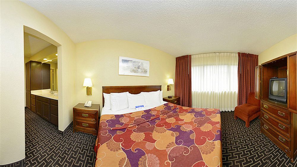 Americas Best Value Inn & Suites Extended Stay - Tulsa Buitenkant foto